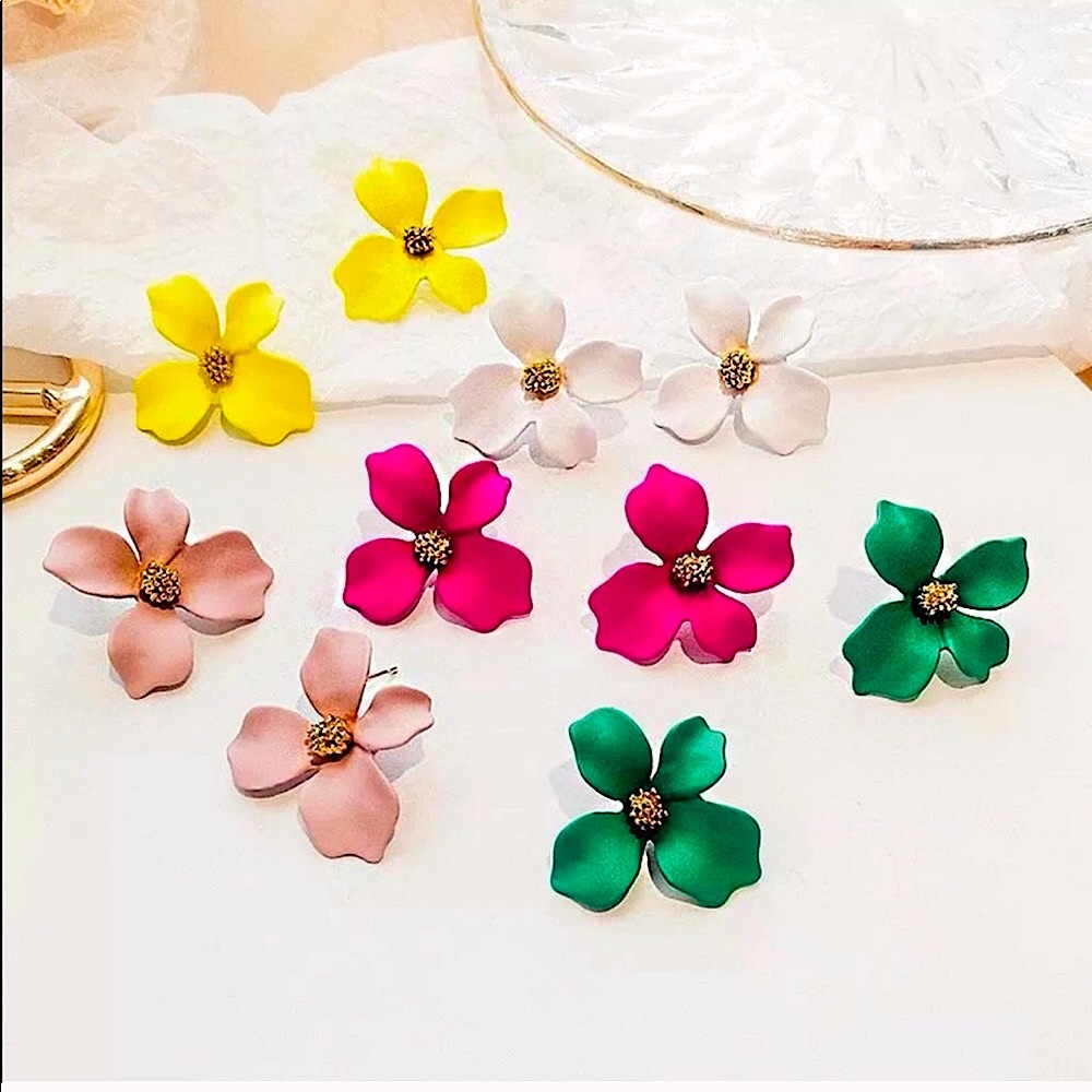 🎉HP🎉 🌺Flower🌺 Stud Earrings 🌸 - Picture 4 of 6